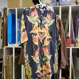 Vintage Lightweight Hawaiian Shirt Perfect for Sum